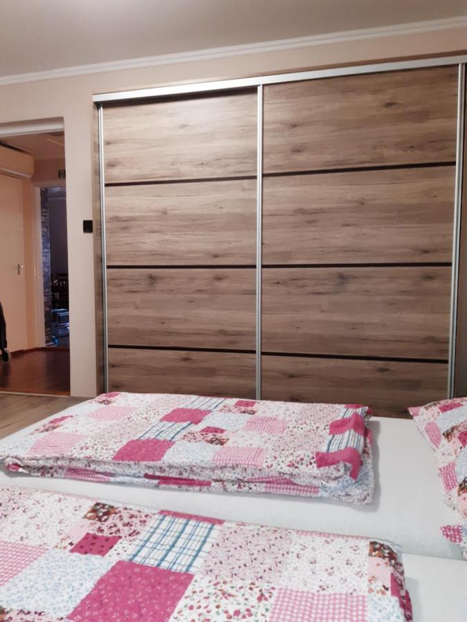 Boglarka Apartman Gyula Exterior photo