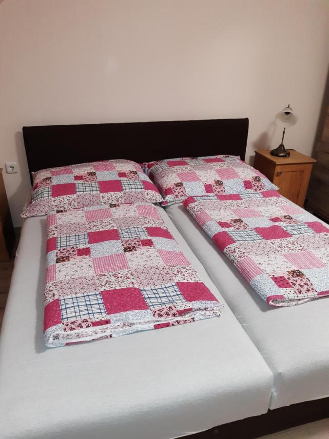 Boglarka Apartman Gyula Exterior photo